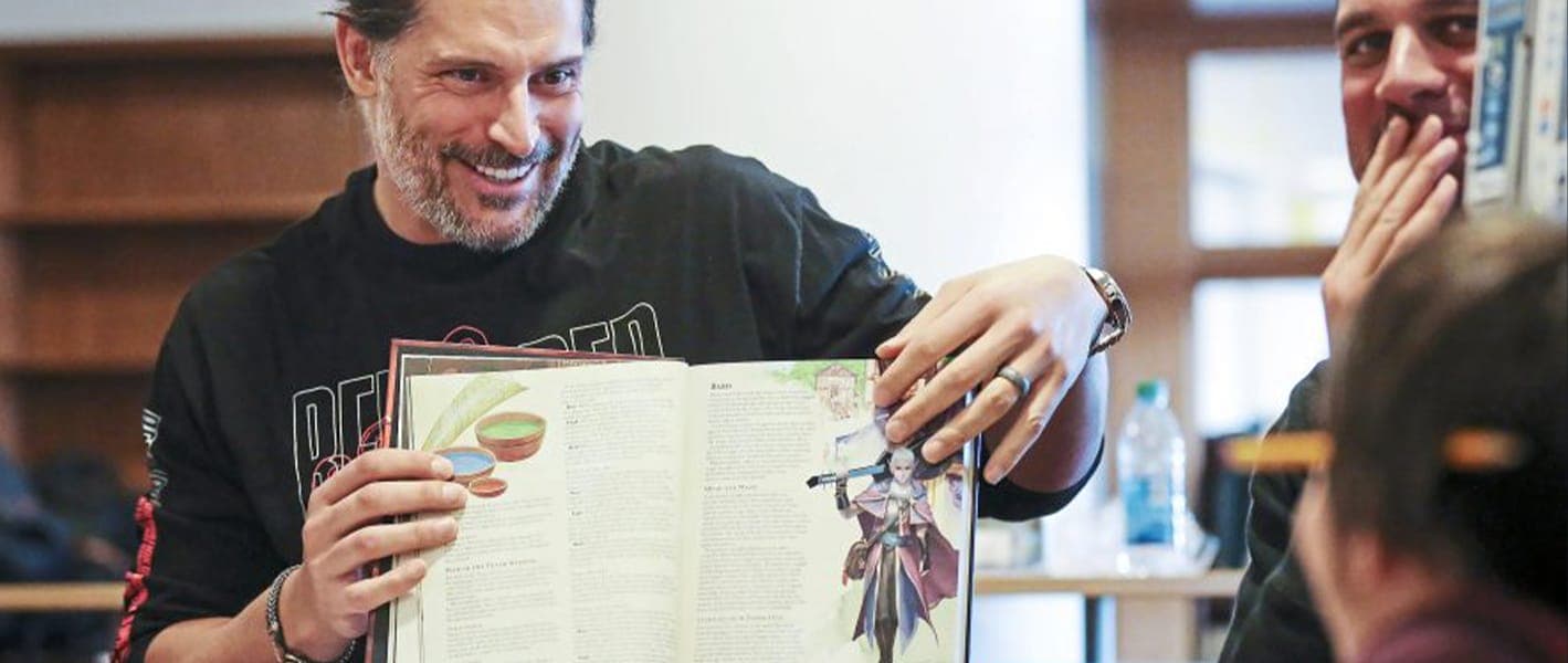 O Joe Manganiello είναι ο γιατρός που χρειάζεται κάθε μπόμπιρας